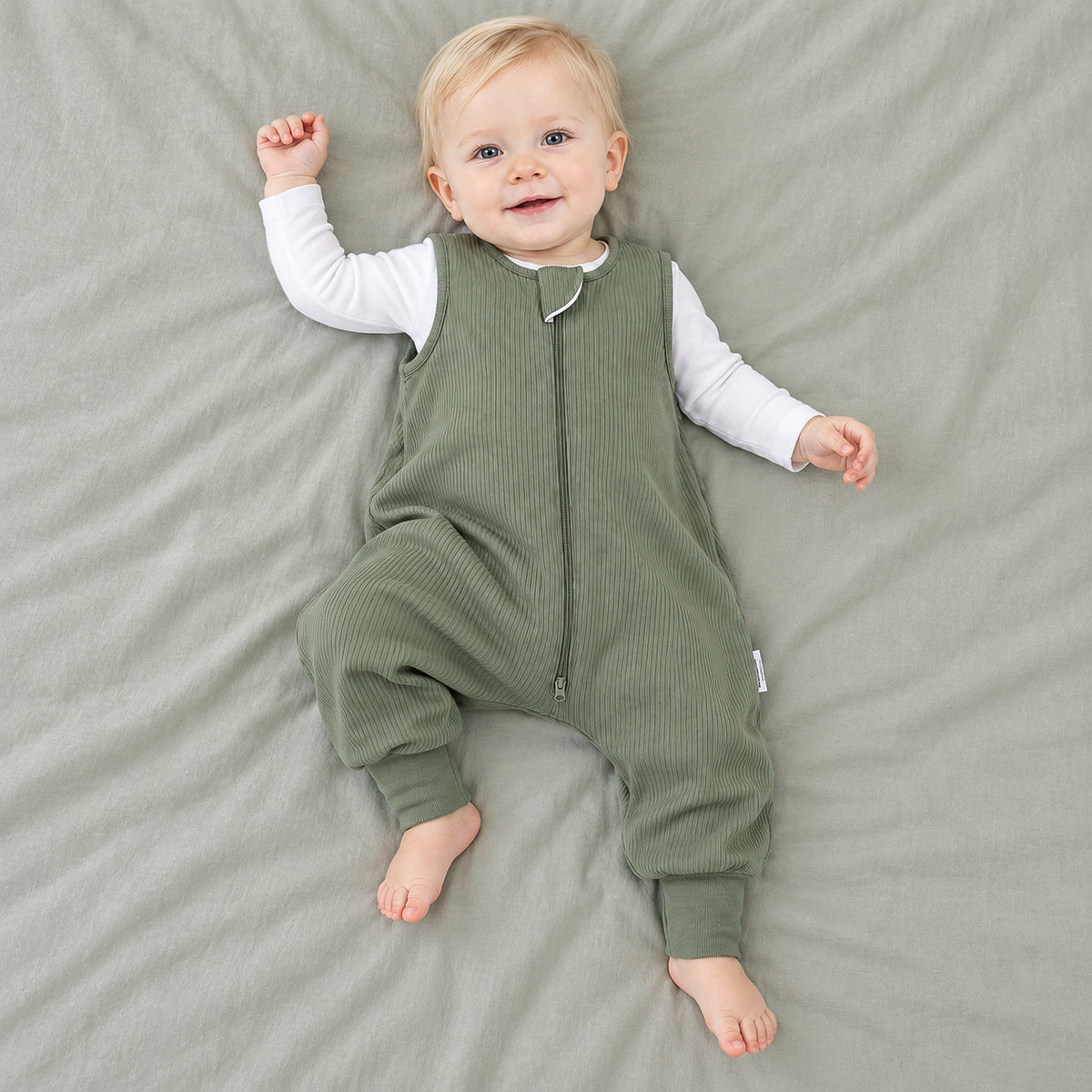 Gigoteuse de marche en bambou avec pieds - TOG 1.0 (Vert olive)